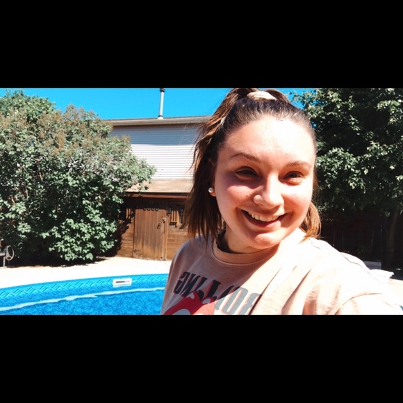 Meet your Posher, Hayley - Picture 3 of 6